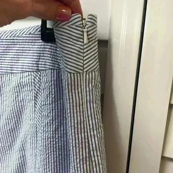 Talbots Striped Seersucker A-Line Skirt Size 14 Blue & White - Picture 3 of 6